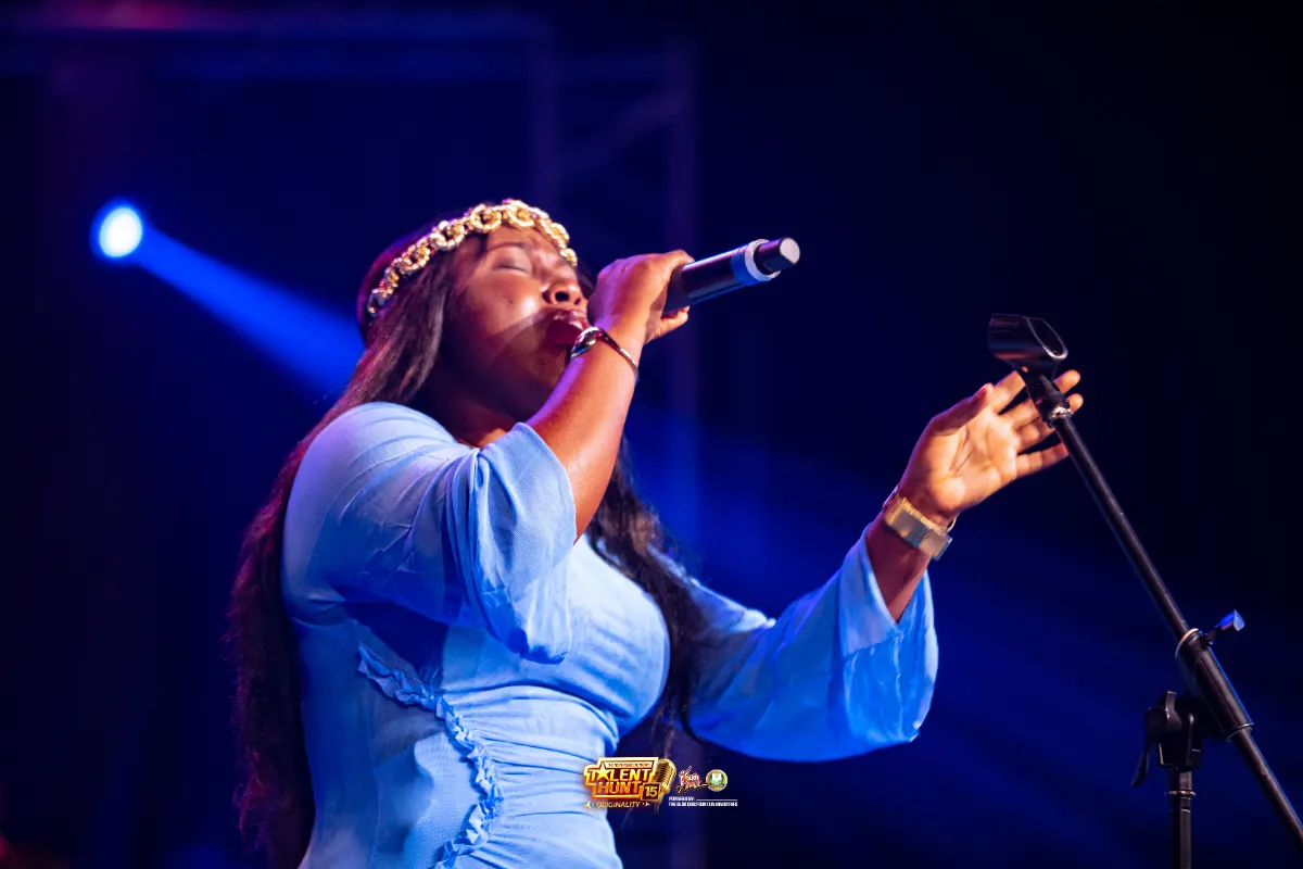 Victoria Chidozie · photographs 4