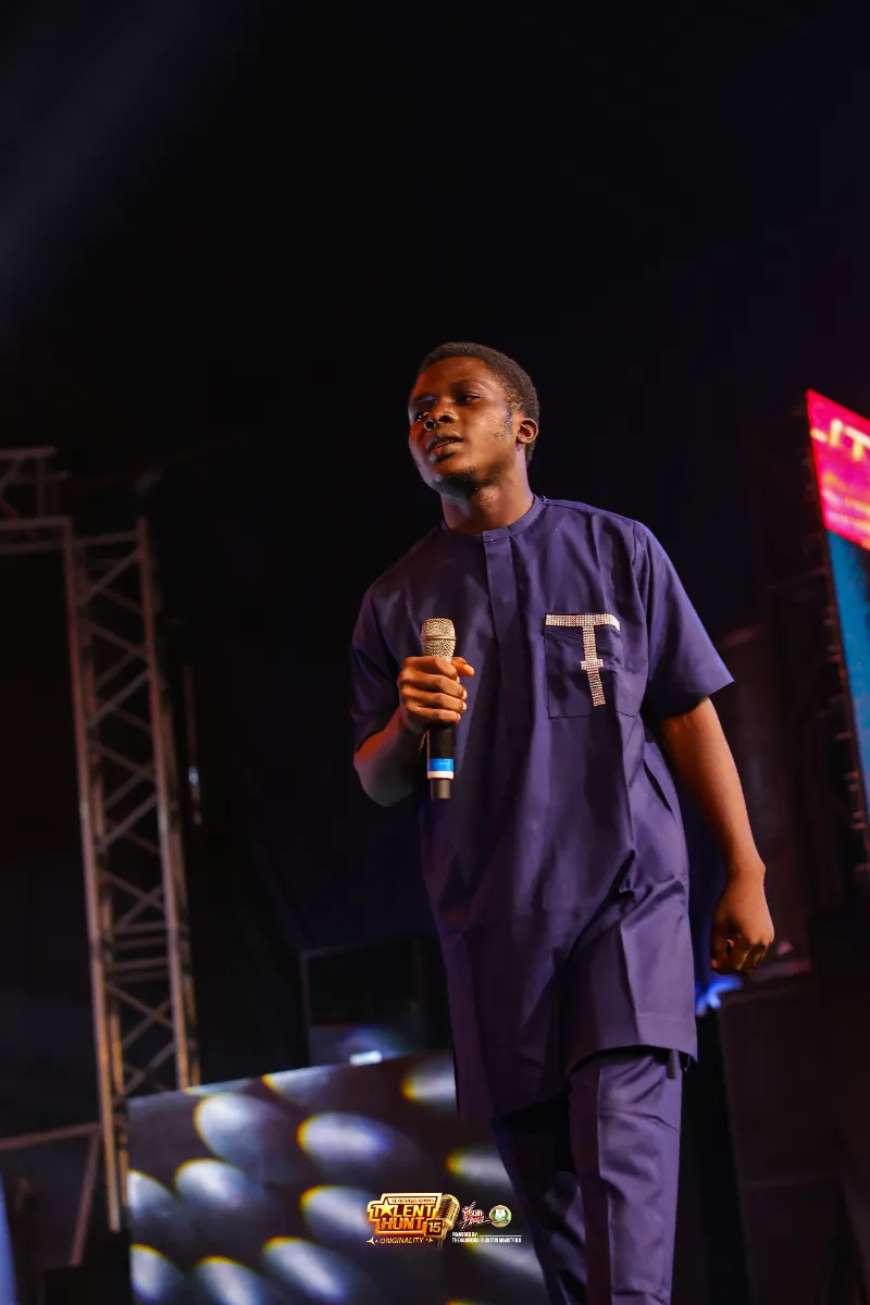 Miracle Manuwa · photographs 23